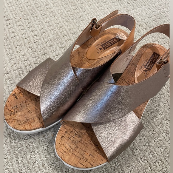 Pikolinos Mykonos Criss Cross Leather Slingback Sandals with Velcro closure. - Picture 7 of 9